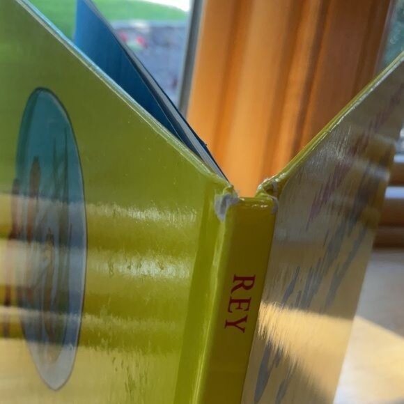 Curious George At The Aquarium By Margret & H.A. Reys Childrens Book - Picture 2 of 5